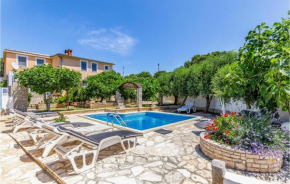 Lovely Home In Medulin With Wifi